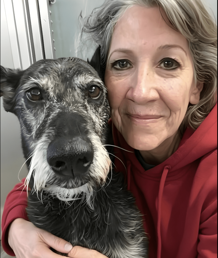 A legidősebb menhelyi kutya örökbefogadása: egy rövid történet a szeretetről és a reményről.